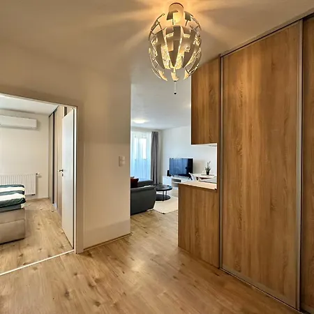 Novozariadeny Pri Starom Moste Apartament