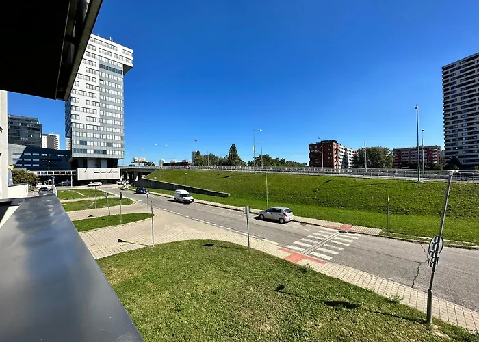 Novozariadeny Pri Starom Moste Bratislava