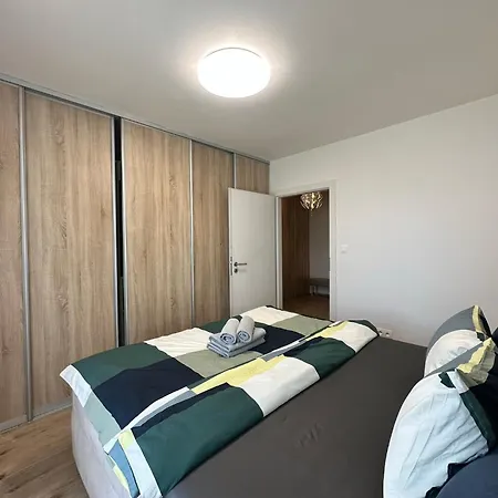 Novozariadeny Pri Starom Moste ブラチスラヴァ