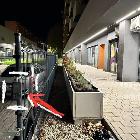 Novozariadeny Pri Starom Moste アパート